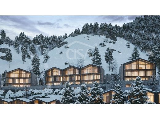 Смежная Вилла, Ла-Массана, La Massana