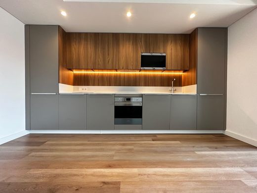 Apartment / Etagenwohnung in Oeiras, Lissabon