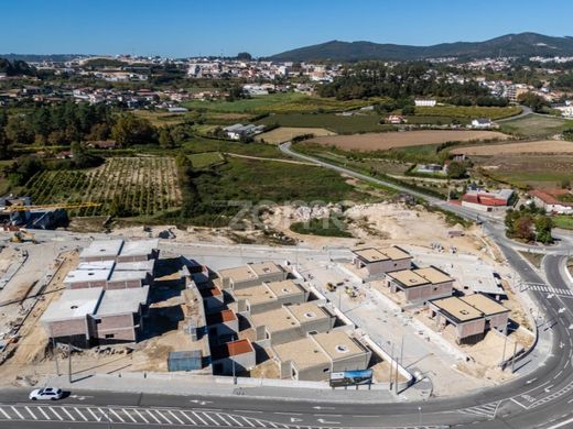 Элитный дом, Lousada, Distrito do Porto