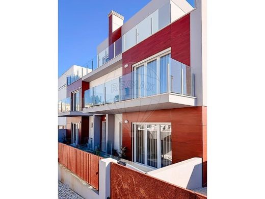 Apartment / Etagenwohnung in Mafra, Lissabon