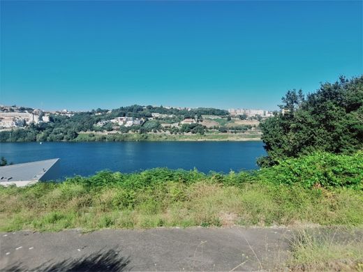 地皮  加亚新城
, Vila Nova de Gaia