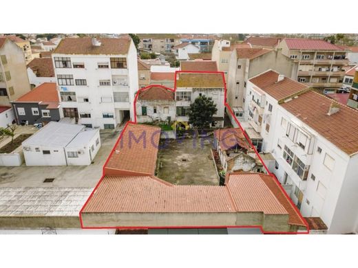 Residential complexes in Barreiro, Distrito de Setúbal