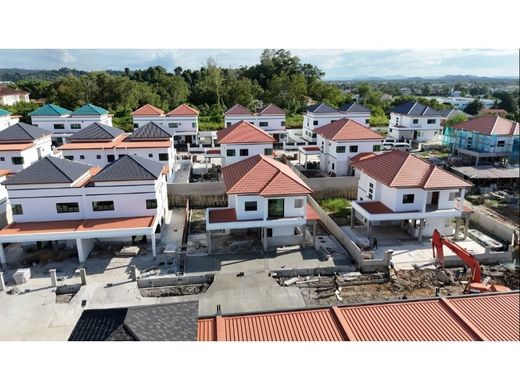 ‏בית חד-משפחתי ב  Muara