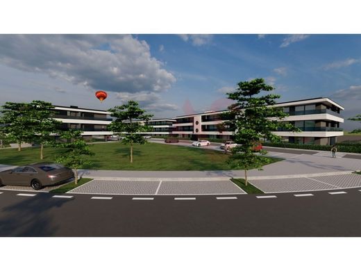 Terreno a Vila Nova de Famalicão, Distrito de Braga