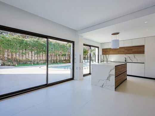 Lüks ev Aroeira, Almada