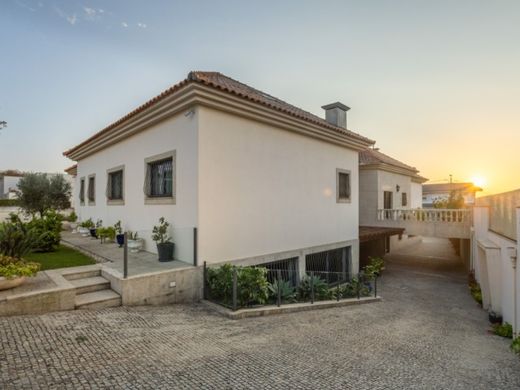 Casa di lusso a Vila Nova de Gaia, Oporto