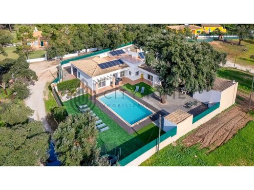 Einfamilienhaus in Silves, Distrito de Faro
