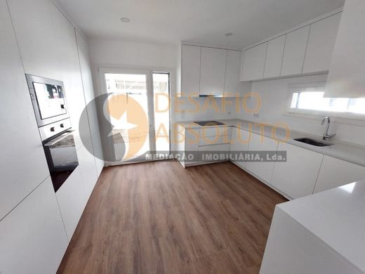 ‏וילה רב-משפחתית ב  Seixal, Distrito de Setúbal