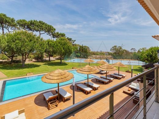 بيت مستقل ﻓﻲ Sol Tróia, Grândola