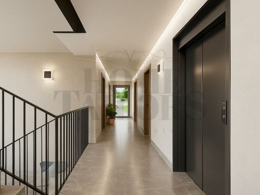 Apartment / Etagenwohnung in Almada, Distrito de Setúbal