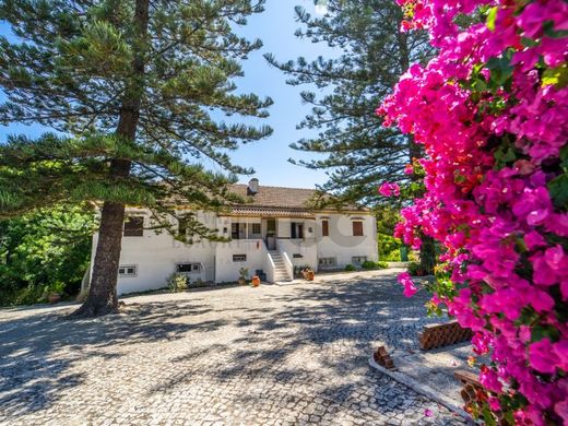 Almada, Distrito de Setúbalの高級住宅