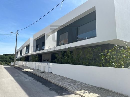Semidetached House in Loures, Lisbon