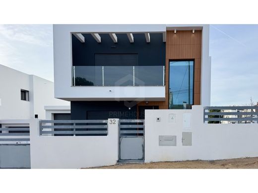 Luxus-Haus in Charneca de Caparica, Almada