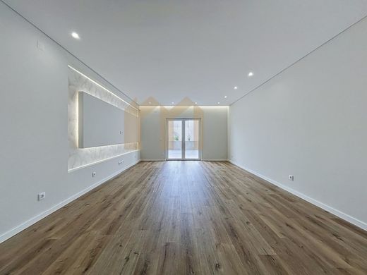 Semidetached House in Caldas da Rainha, Distrito de Leiria