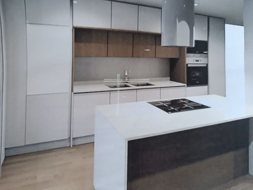 Apartment / Etagenwohnung in Almada, Distrito de Setúbal