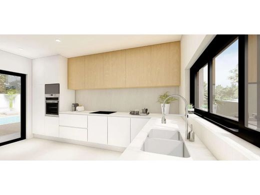 Luxus-Haus in Charneca de Caparica, Almada