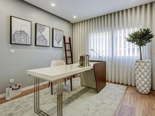 Apartment / Etagenwohnung in Vila Franca de Xira, Lissabon