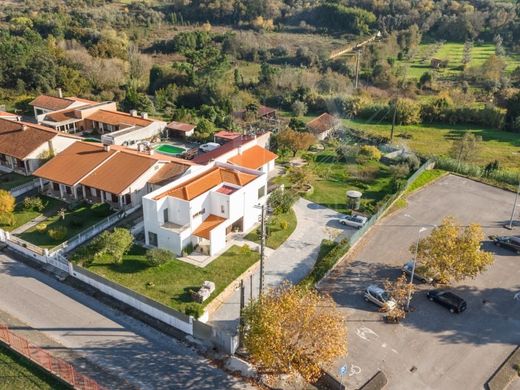 منزل ﻓﻲ Mealhada, Distrito de Aveiro