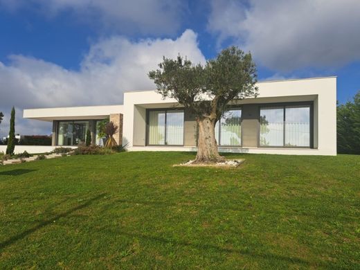 ‏בית חד-משפחתי ב  Óbidos, Distrito de Leiria