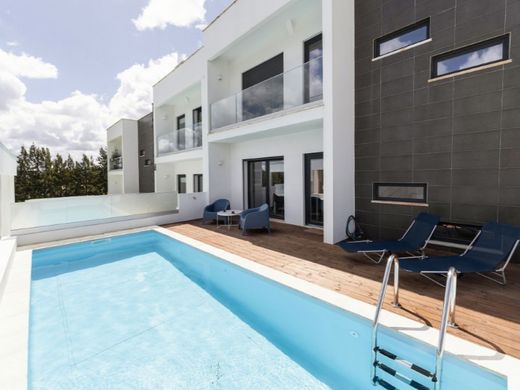 Chalet Pareado en Bombarral, Leiria