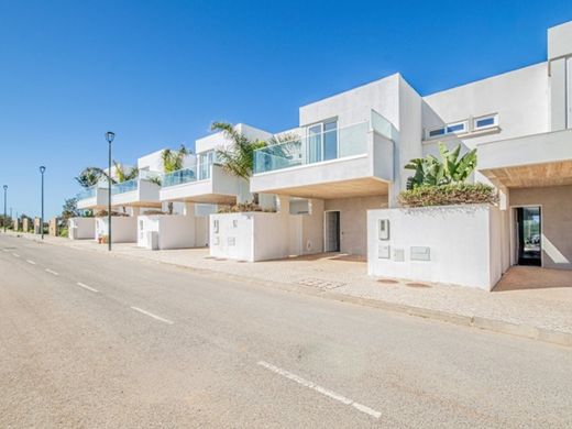 Yarɪ müstakil ev Vila do Bispo, Distrito de Faro