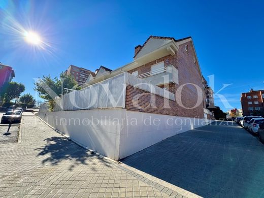 Yarɪ müstakil ev Fuenlabrada, Provincia de Madrid