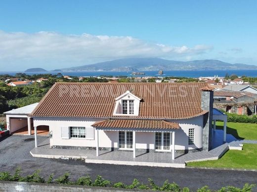 Detached House in Madalena, Azores