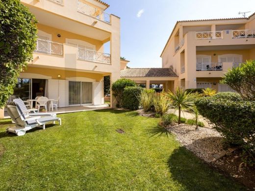 Apartment / Etagenwohnung in Loulé, Distrito de Faro