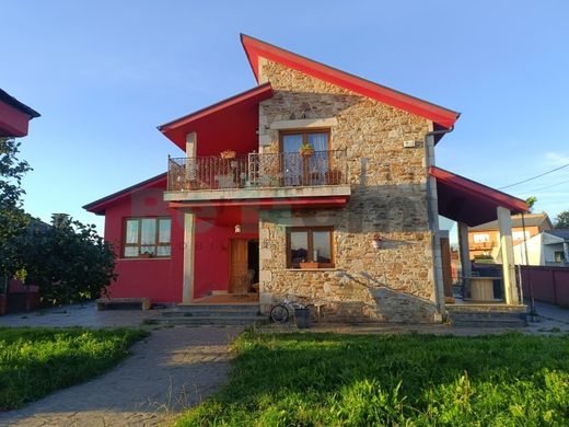 Casa di lusso a Cambre, Provincia da Coruña