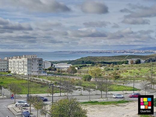 Piso / Apartamento en Almada, Setúbal