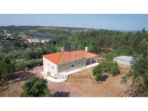 Detached House in Abrantes, Distrito de Santarém