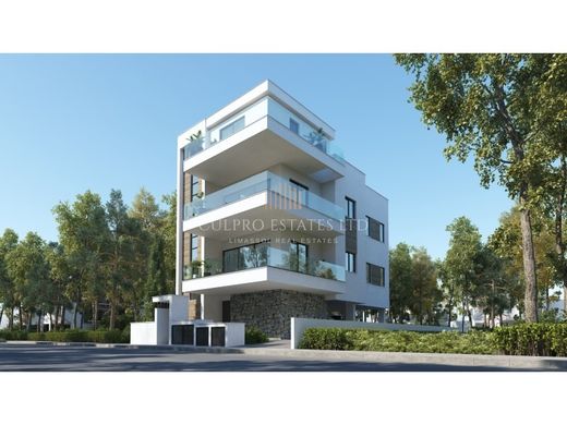Apartment / Etagenwohnung in Germasógeia, Limassol District
