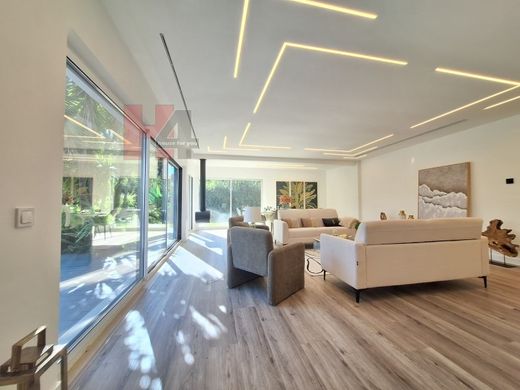 Casa di lusso a Charneca de Caparica, Almada