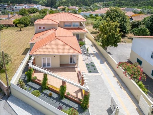 Casa Unifamiliare a Marinha Grande, Distrito de Leiria