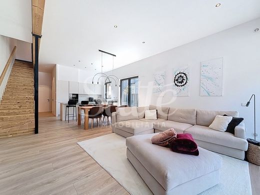 Yarɪ müstakil ev Canillo