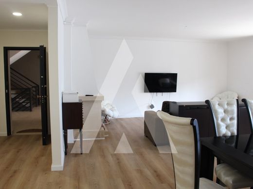 Apartment / Etagenwohnung in Mafra, Lissabon
