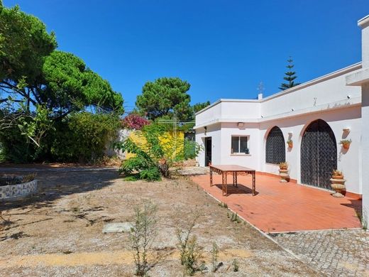 Μονοκατοικία σε Αλμάντα, Almada