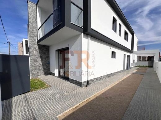 منزل ﻓﻲ Seixal, Distrito de Setúbal