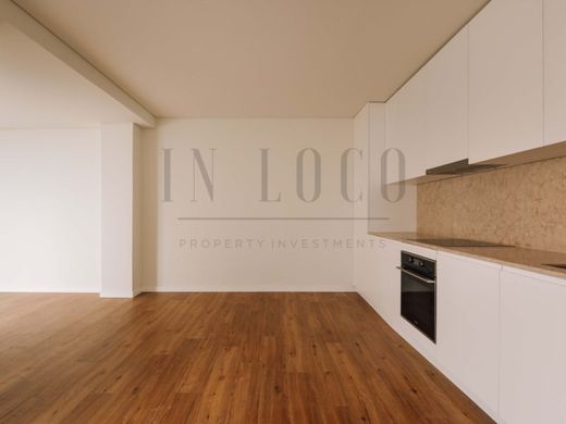 Apartment in Alcântara, Almada