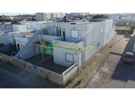 ‏וילה רב-משפחתית ב  Lagoa, Distrito de Faro