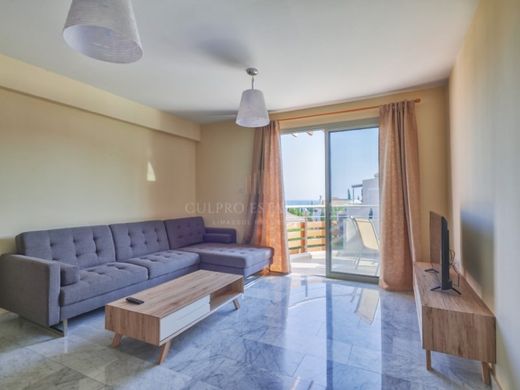 Apartment / Etagenwohnung in Limassol, Limassol District