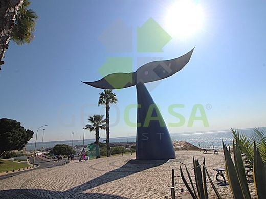 Apartment / Etagenwohnung in Oeiras, Lissabon