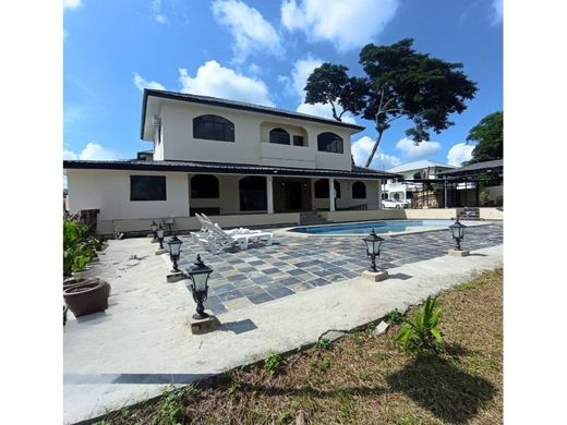 Maison individuelle à Kampong Berakas, Daerah Brunei dan Muara