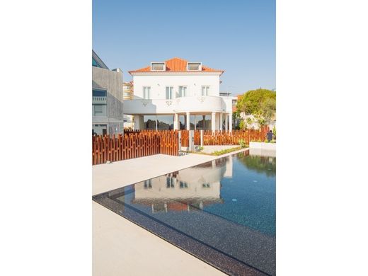 Villa Plurifamiliare a Cascais, Lisbona