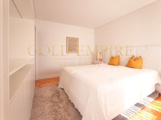 Apartment / Etagenwohnung in Cascais, Lissabon