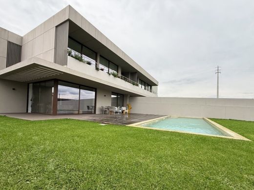 Semidetached House in Felgueiras, Distrito do Porto