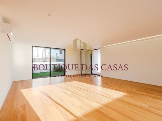 ヴィラ・ノヴァ・デ・ガイア
, Vila Nova de Gaiaのマルチファミリーヴィラ