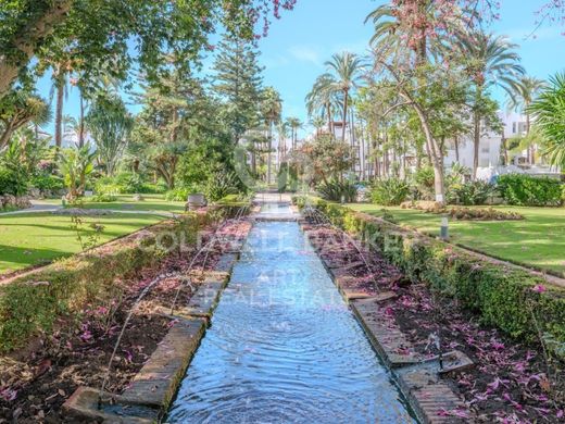 Apartment / Etagenwohnung in Marbella, Málaga
