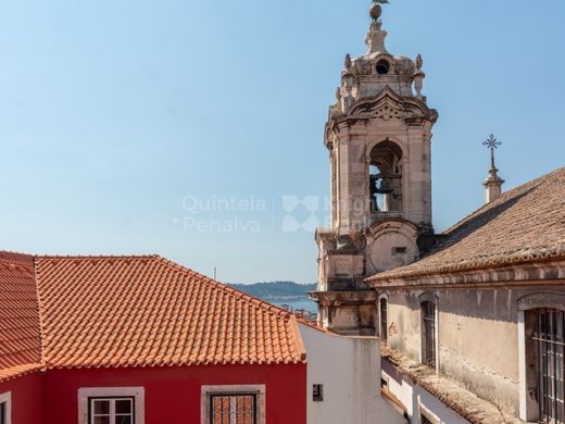 Luxury home in Estrela, Lisbon