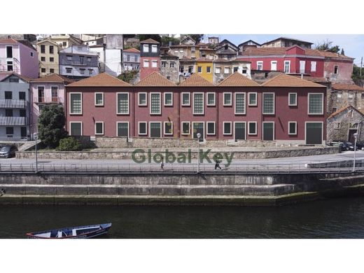 ヴィラ・ノヴァ・デ・ガイア
, Vila Nova de Gaiaのアパートメント